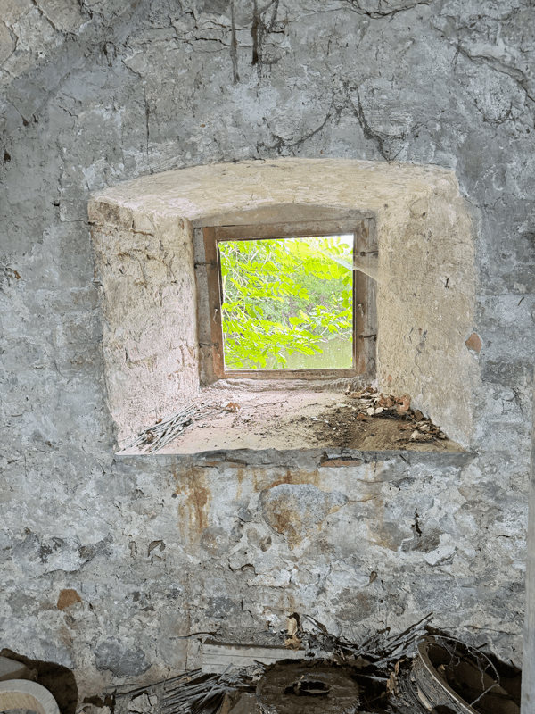 palas-angern-fenster-ostwand
